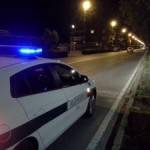Controlli notturni della polizia municipale di Bra: due patenti ritirate