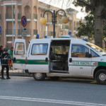 Bra: alla guida con il gesso, incidente in piazza Roma